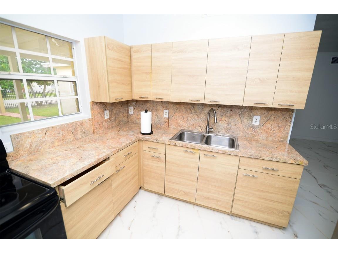 298 NW 104th Street Miami FL 33150 O6329861 image26