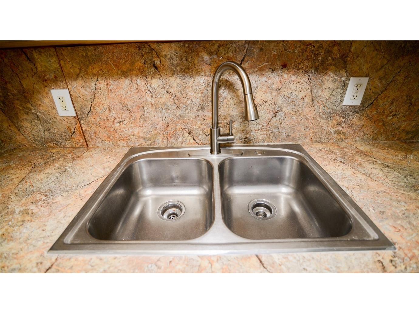 298 NW 104th Street Miami FL 33150 O6329861 image27