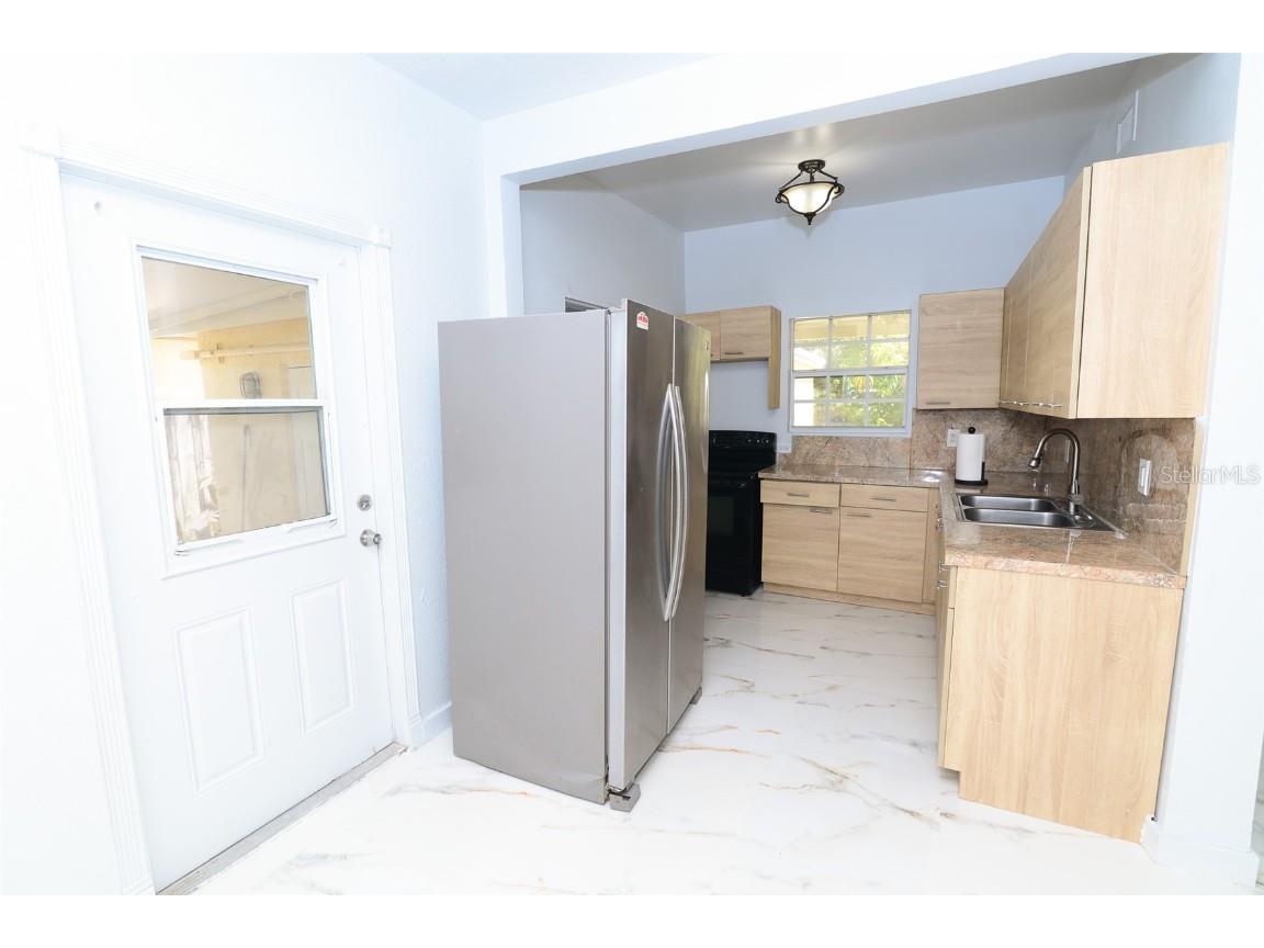 298 NW 104th Street Miami FL 33150 O6329861 image28