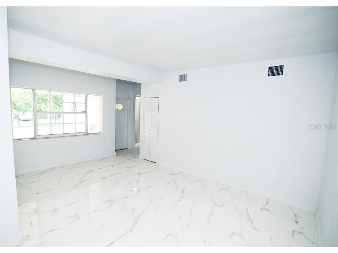 298 NW 104th Street Miami FL 33150 O6329861 image3