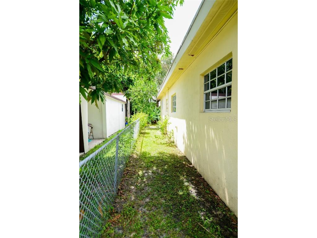 298 NW 104th Street Miami FL 33150 O6329861 image30