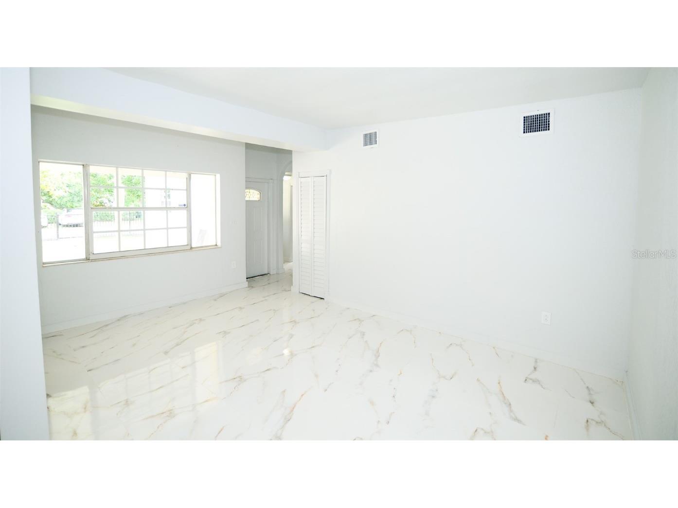 298 NW 104th Street Miami FL 33150 O6329861 image4