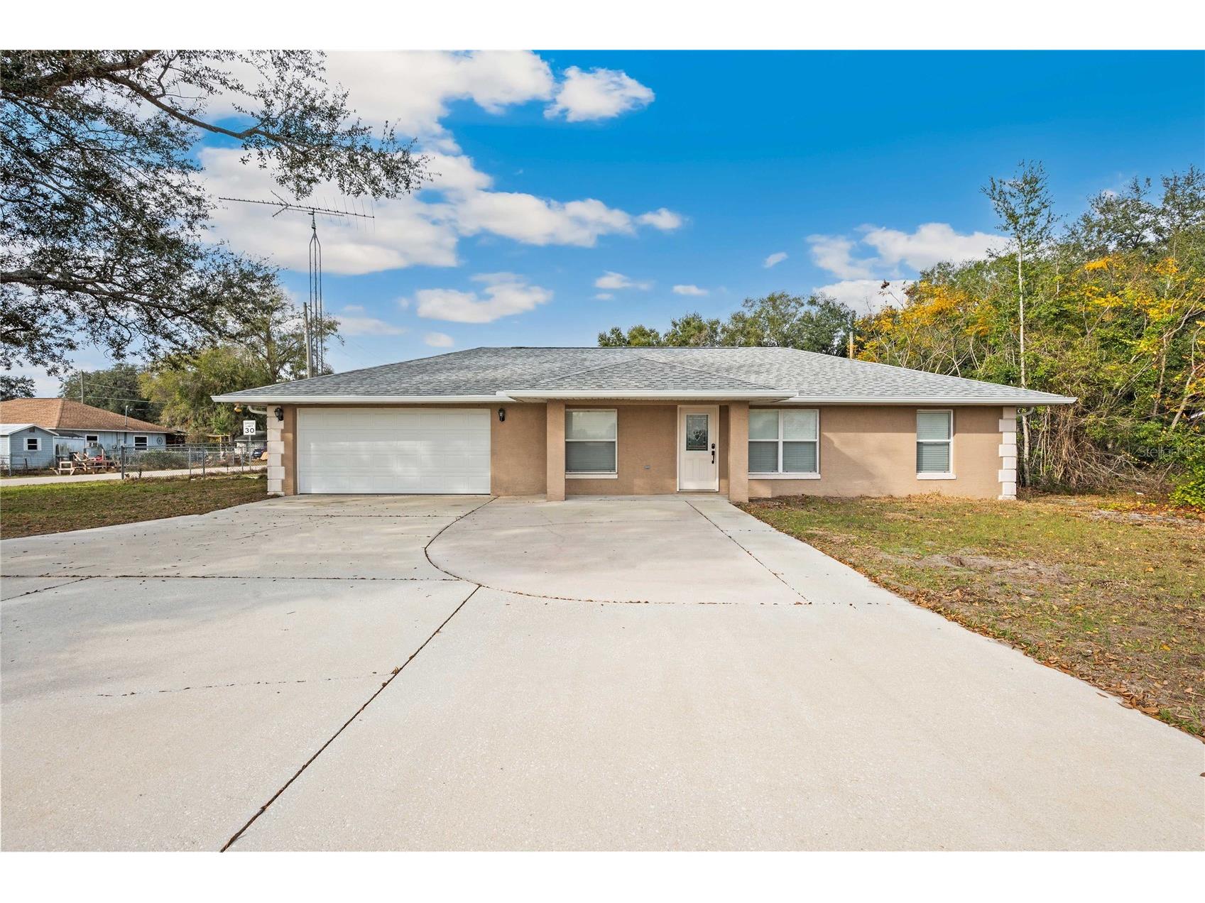 2982 Cr 756a Webster FL 33597 G5106792 image1