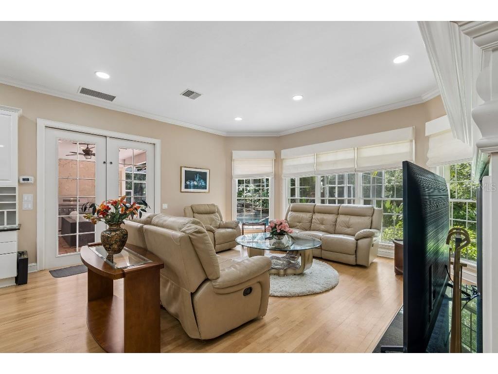 2984 Jeff Myers Circle Sarasota FL 34240 TB8515402 image13