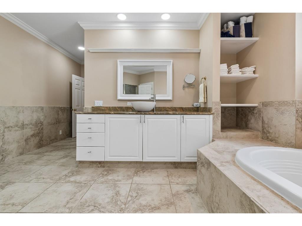 2984 Jeff Myers Circle Sarasota FL 34240 TB8515402 image28