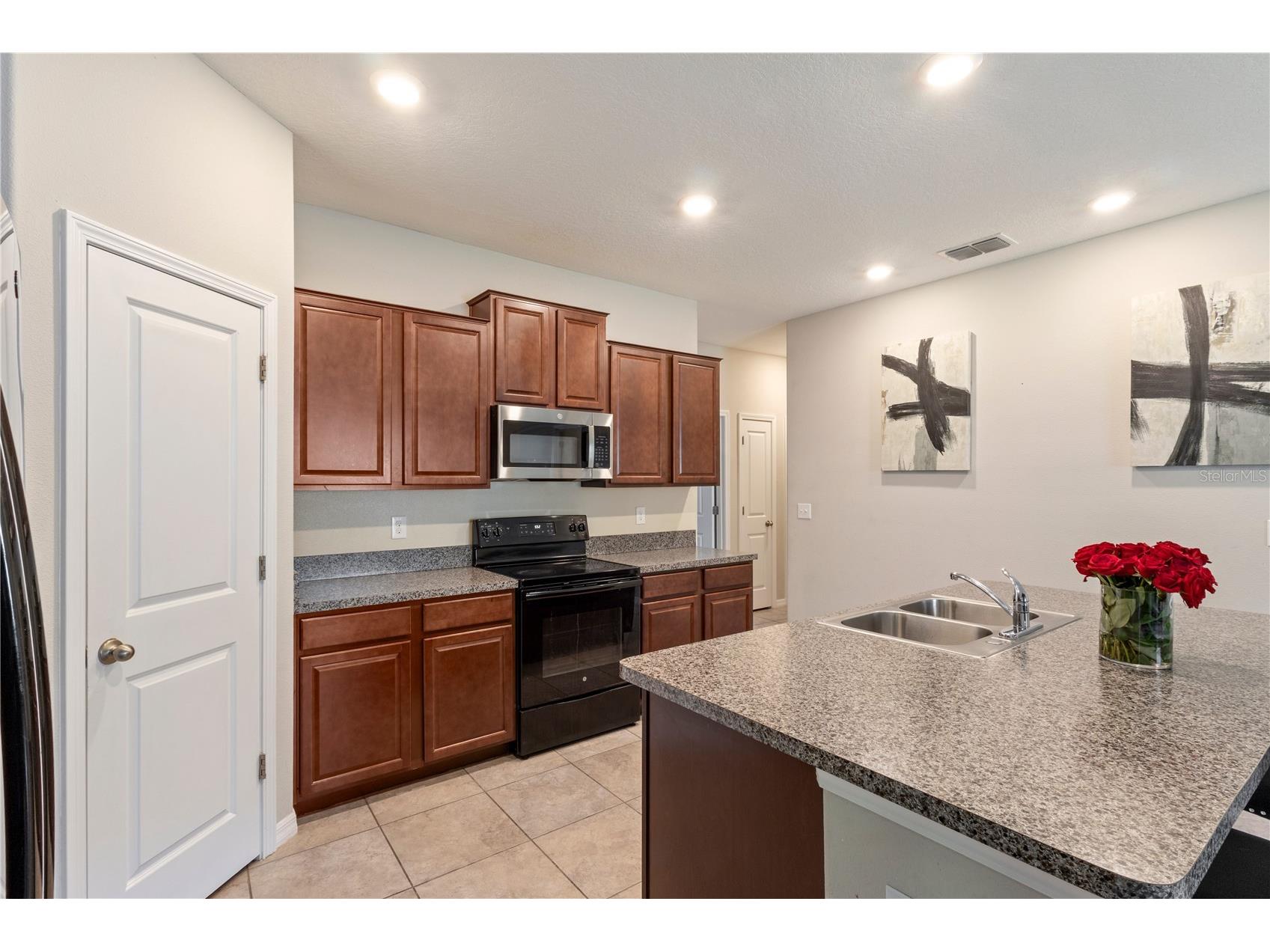2987 Moulden Hollow Drive Zephyrhills FL 33540 TB8523795 image12