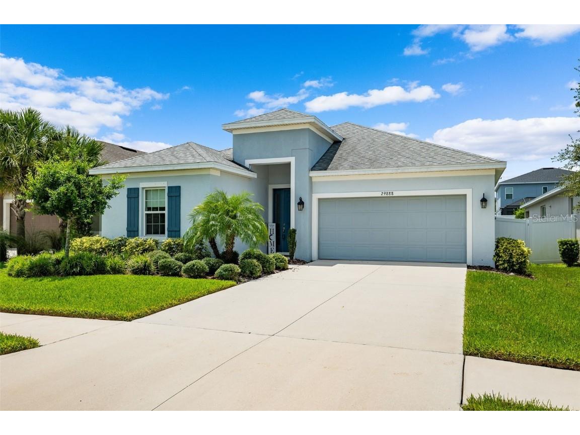 29888 Walsh Oak Drive Wesley Chapel FL 33545 W7867131 image1