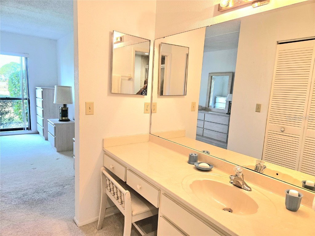 2989 Taywood Meadow #19 Sarasota FL 34235 A4672767 image15