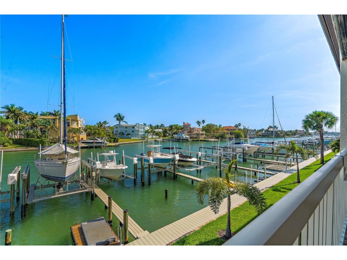 299 Madeira Circle Tierra Verde FL 33715 U8235072 image1