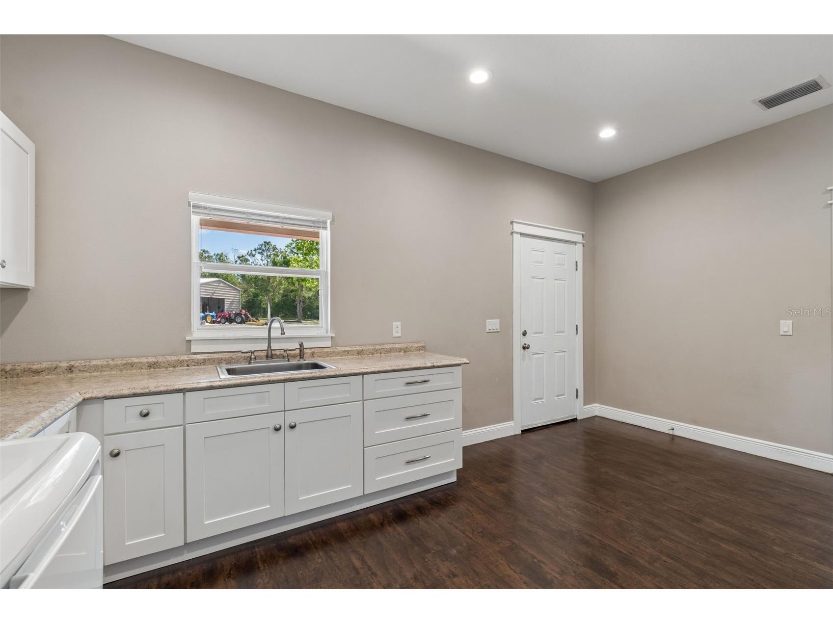 29913 Darby Road Dade City FL 33525 A4693016 image33