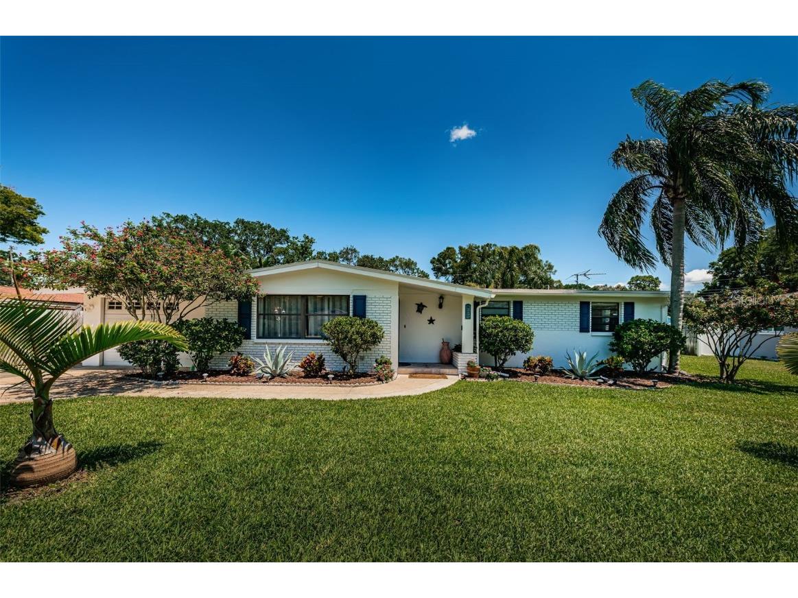 2995 Pine Tree Avenue Largo FL 33771 U8243733 image1