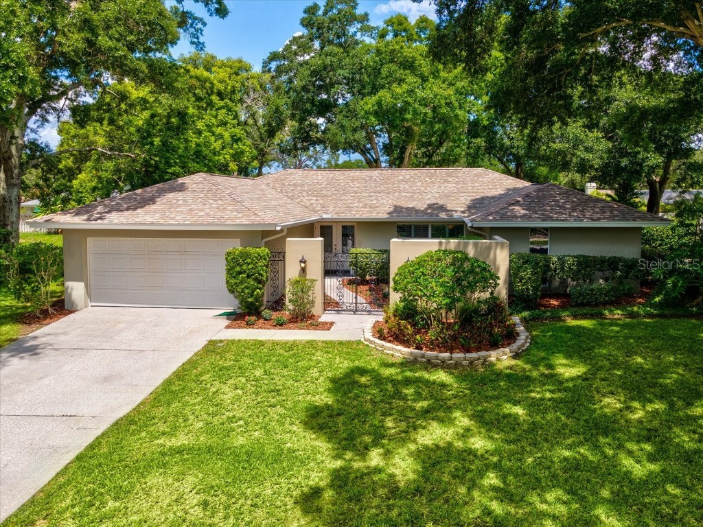30 Beechtree Court Palm Harbor FL 34683 W7866528 image1