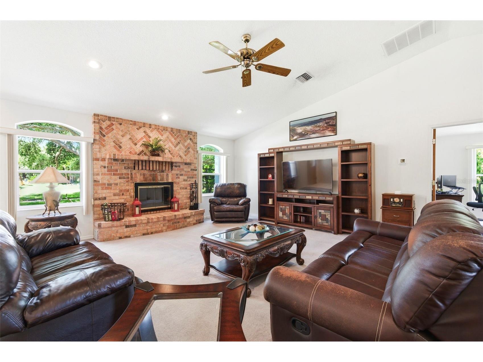 30 Glades Avenue Tarpon Springs FL 34689 TB8512914 image7