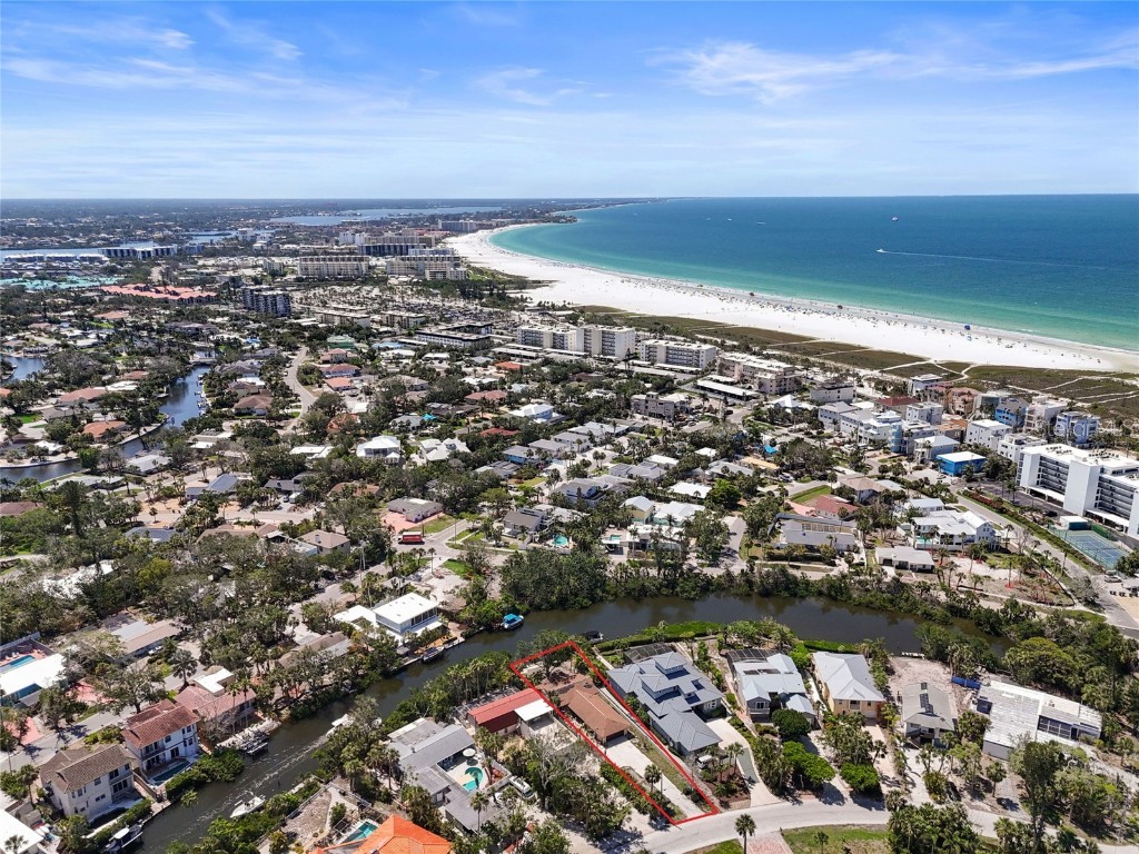 30 Island Circle Sarasota FL 34242 A4653880 image2