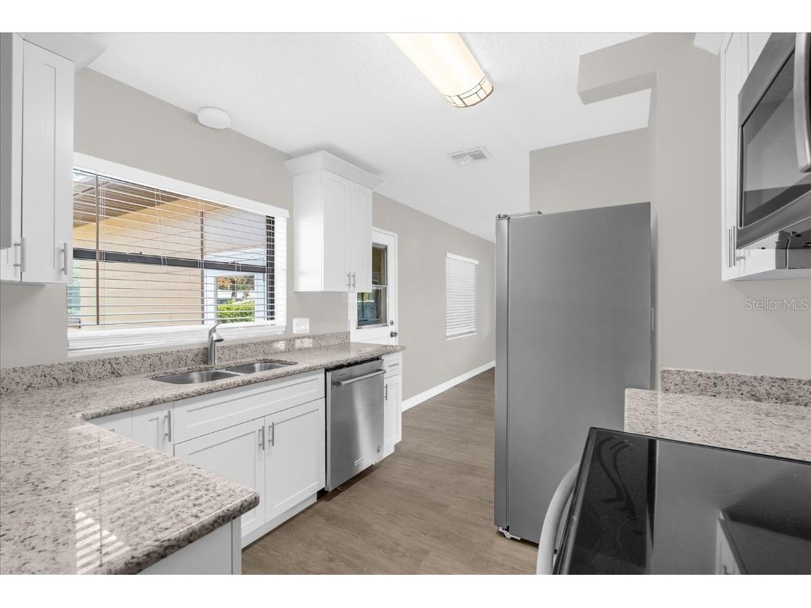 30 Sanford Avenue Debary FL 32713 O6358900 image7