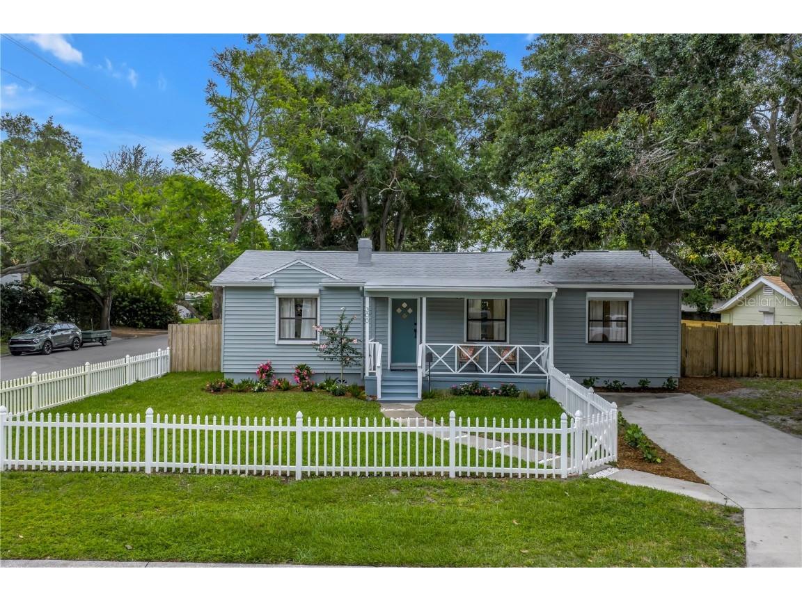 300 33rd Avenue N Saint Petersburg FL 33704 TB8389591 image1