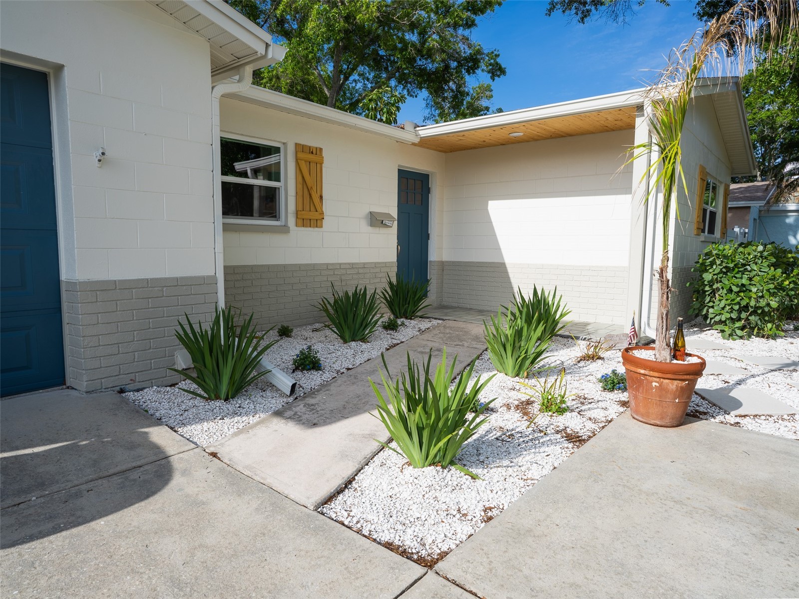 300 84th Avenue NE Saint Petersburg FL 33702 TB8492334 image2
