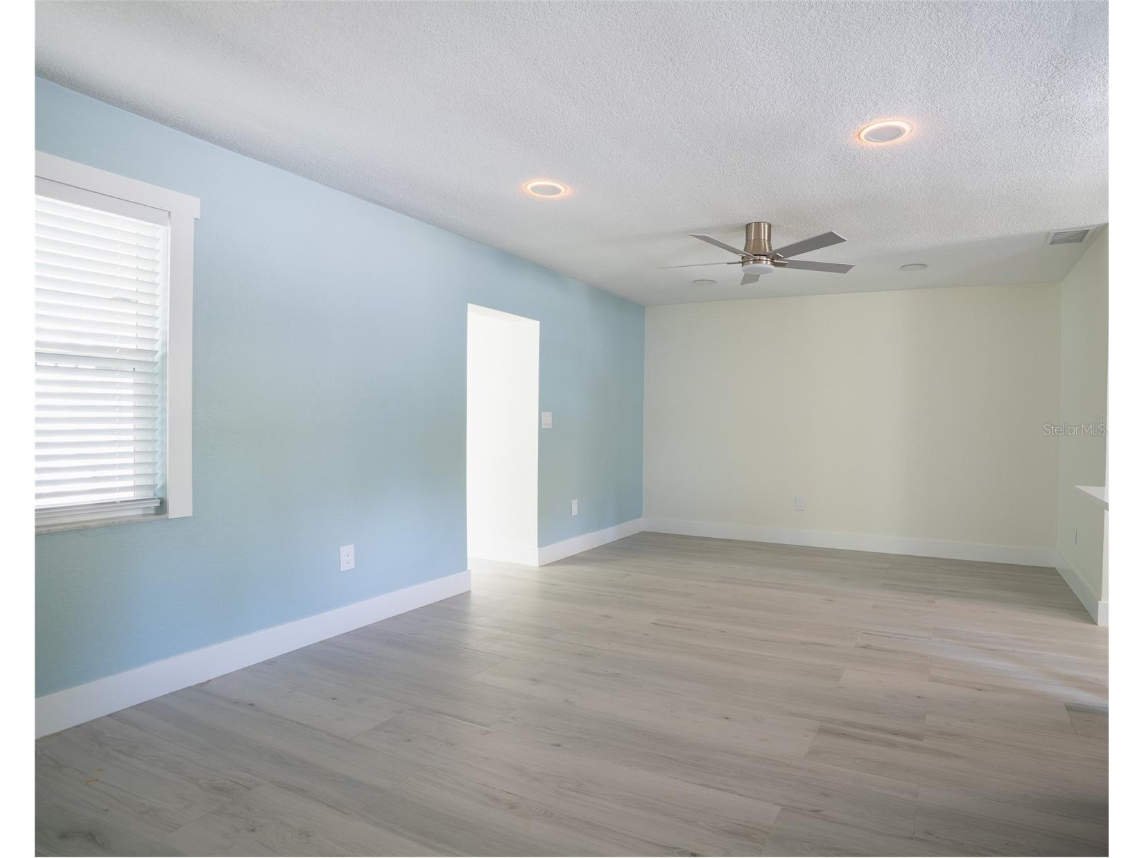 300 84th Avenue NE Saint Petersburg FL 33702 TB8492334 image8
