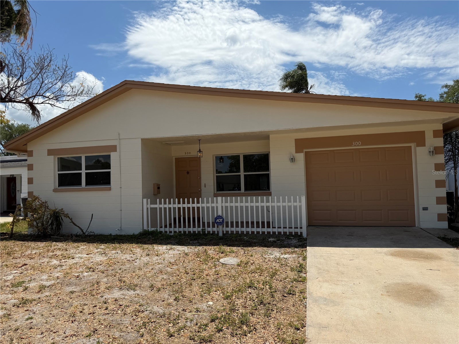 300 94th Avenue N Saint Petersburg FL 33702 TB8491603 image1