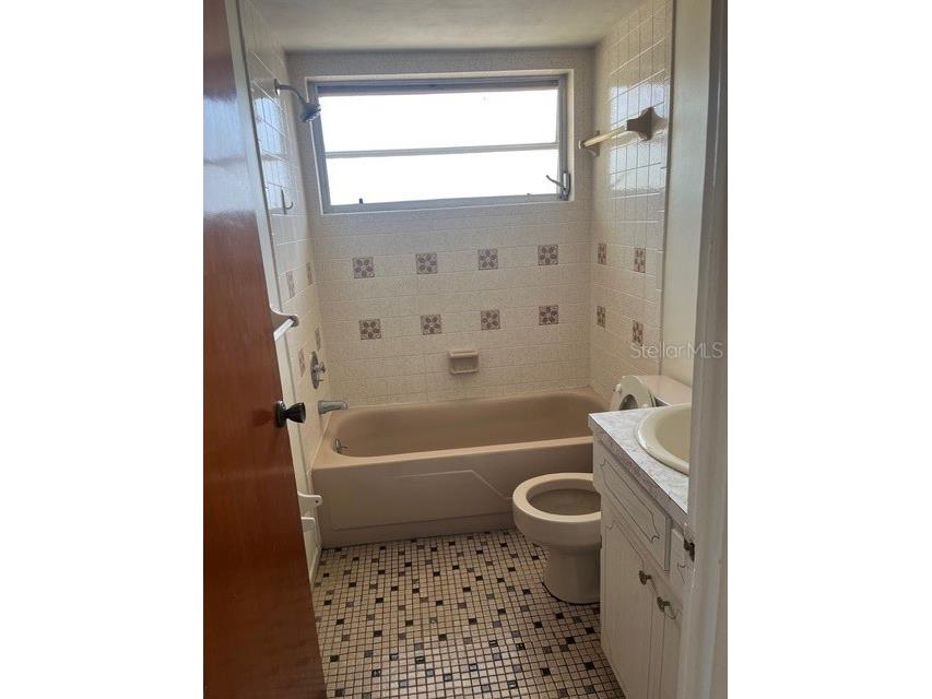 300 94th Avenue N Saint Petersburg FL 33702 TB8491603 image12