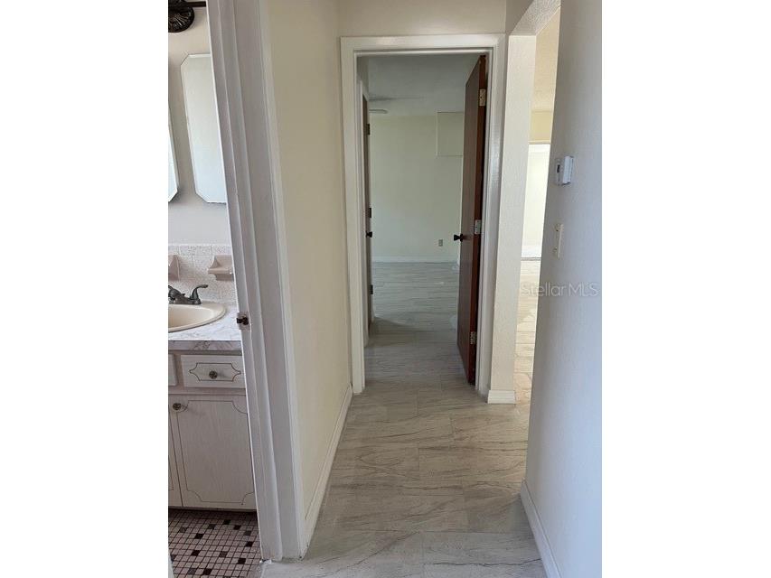 300 94th Avenue N Saint Petersburg FL 33702 TB8491603 image13