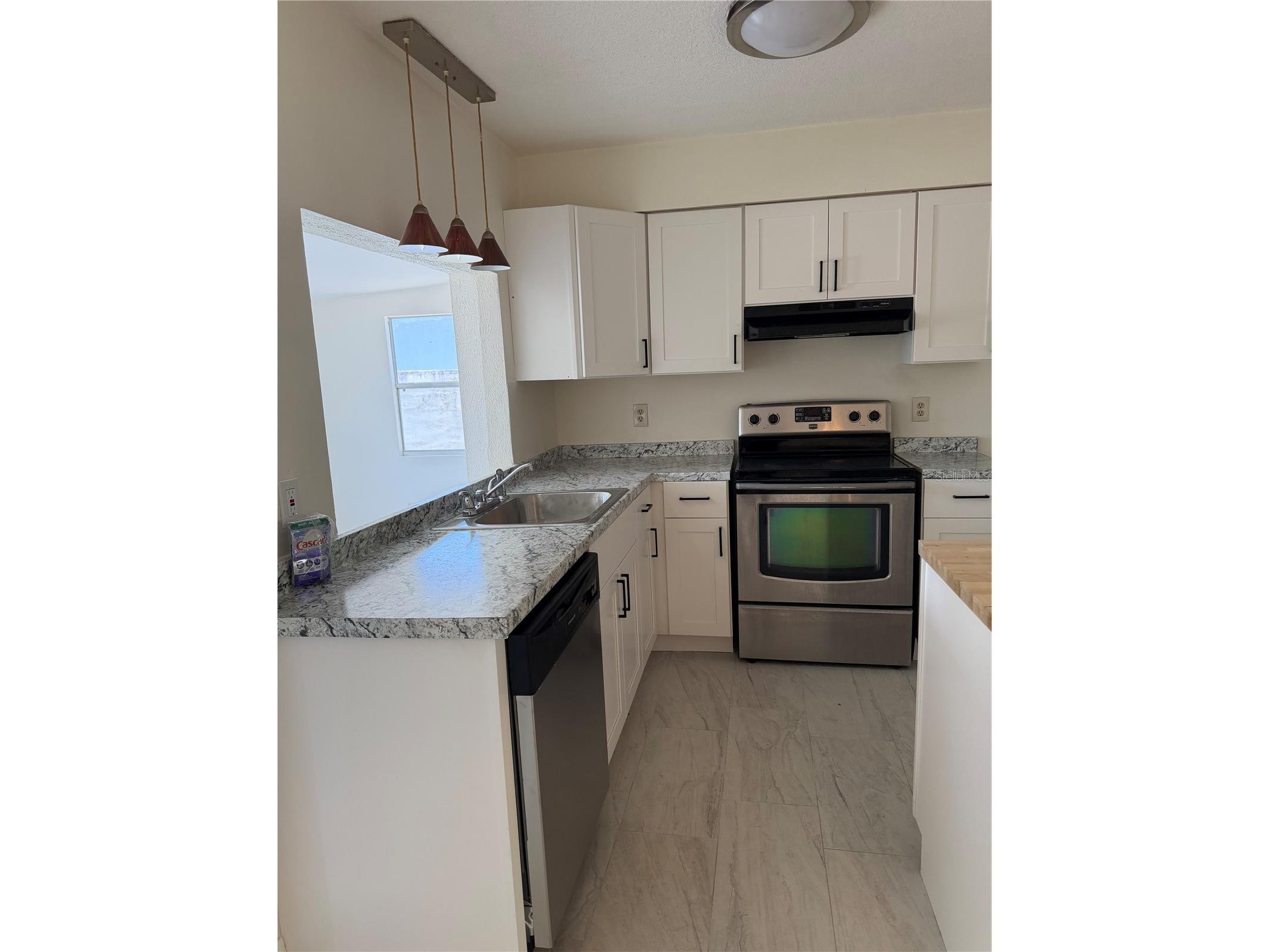 300 94th Avenue N Saint Petersburg FL 33702 TB8491603 image6