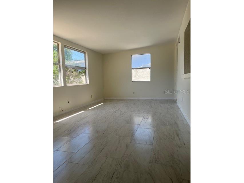 300 94th Avenue N Saint Petersburg FL 33702 TB8491603 image8