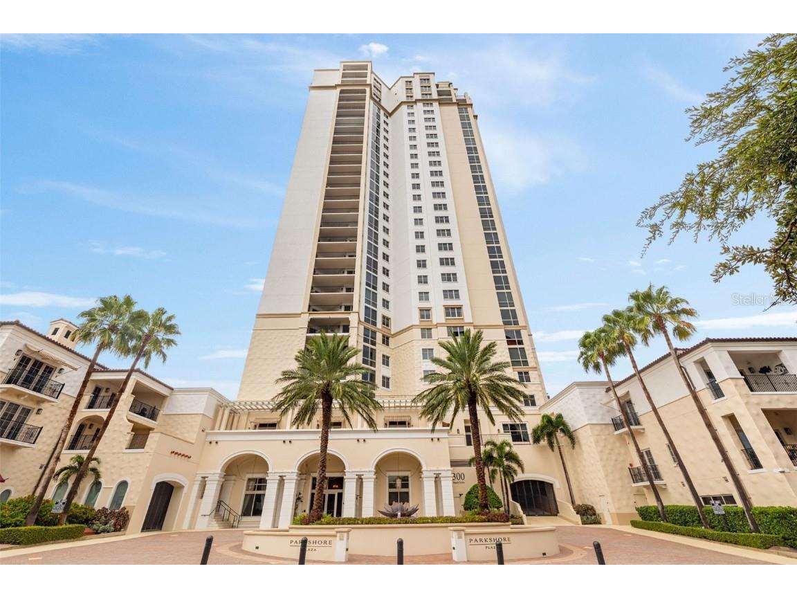 300 Beach Drive NE #1504 Saint Petersburg FL 33701 TB8420033 image1