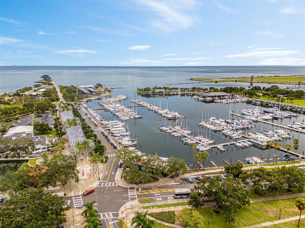 300 Beach Drive NE #1504 Saint Petersburg FL 33701 TB8420033 image3