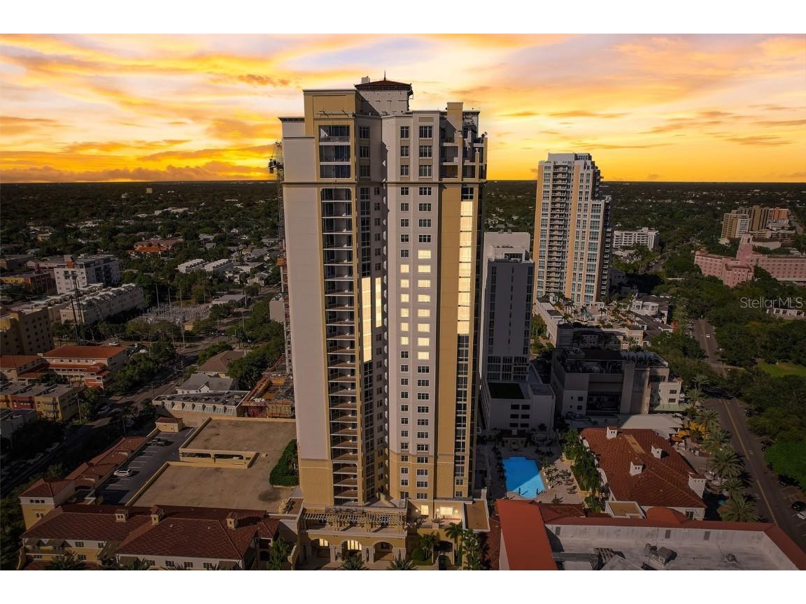 300 Beach Drive NE #1704 Saint Petersburg FL 33701 U8251187 image1