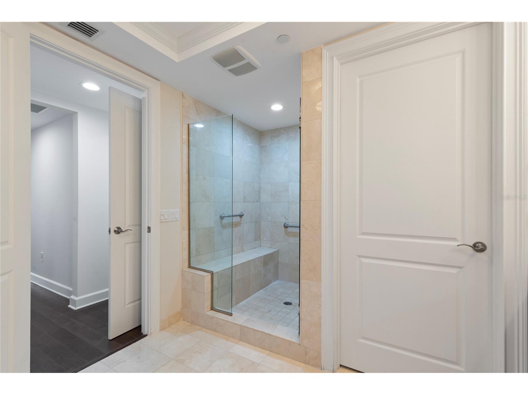 300 Beach Drive NE #302 Saint Petersburg FL 33701 TB8489597 image17