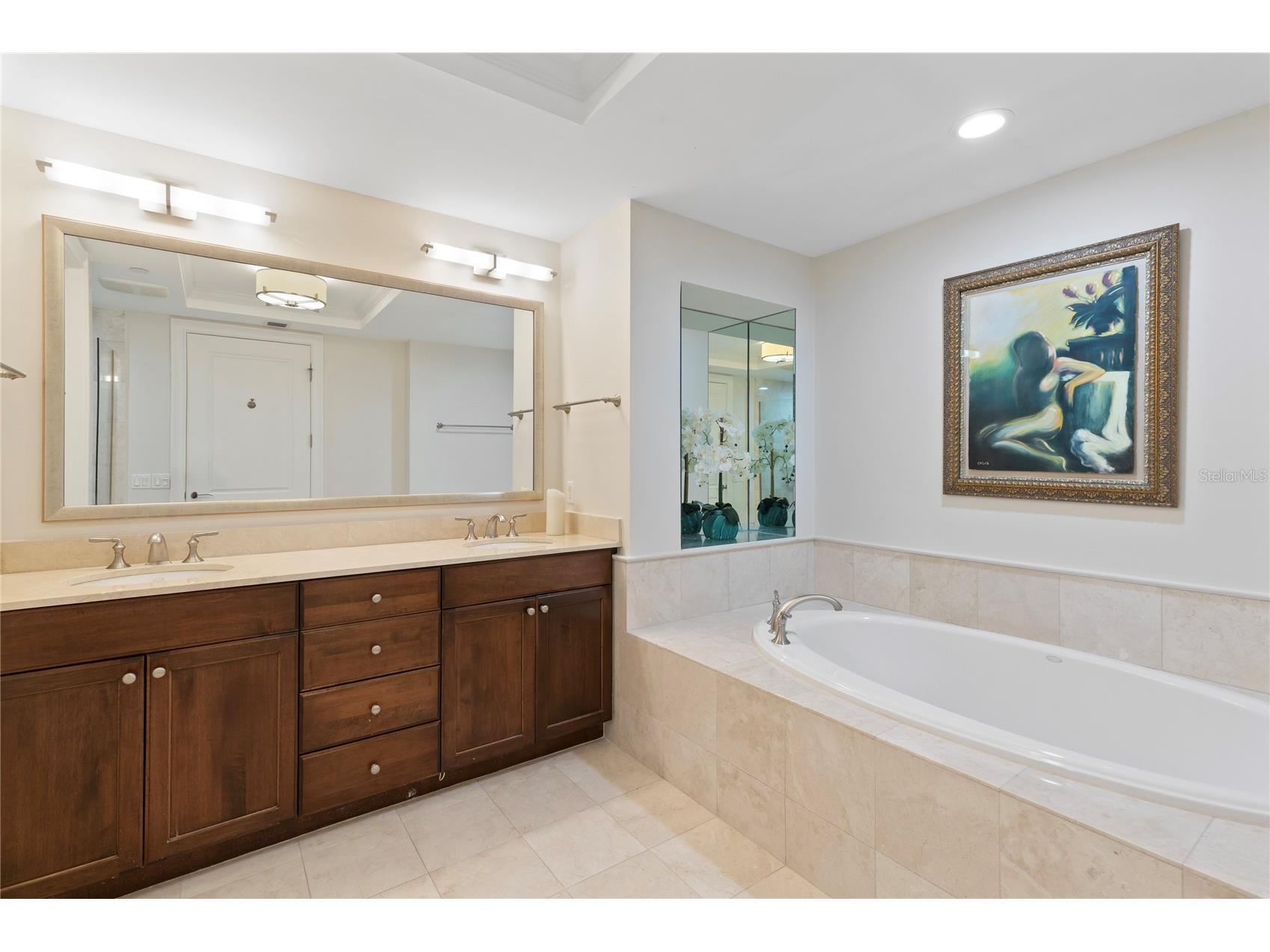 300 Beach Drive NE #302 Saint Petersburg FL 33701 TB8489597 image19