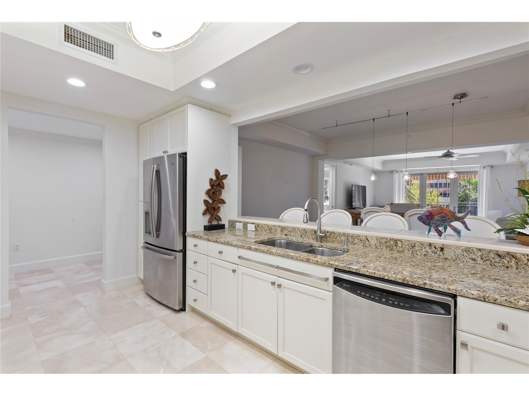 300 Beach Drive NE #302 Saint Petersburg FL 33701 TB8489597 image6