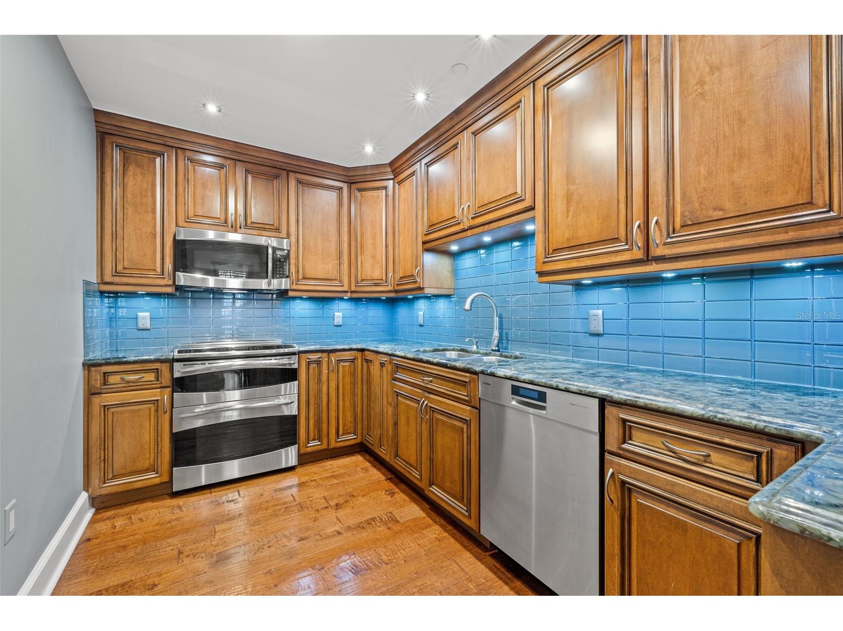 300 Beach Drive NE #305 Saint Petersburg FL 33701 TB8512988 image11