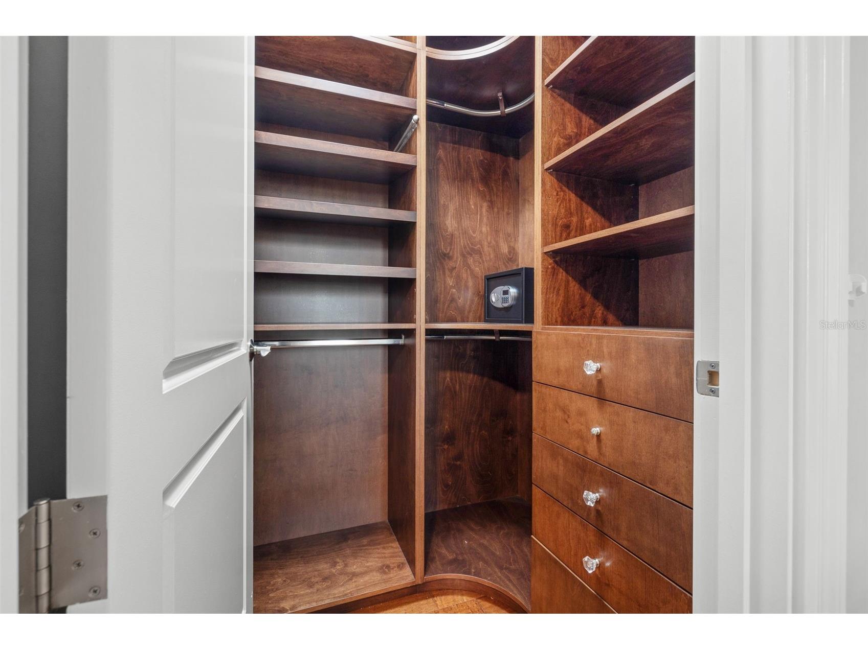 300 Beach Drive NE #305 Saint Petersburg FL 33701 TB8512988 image23