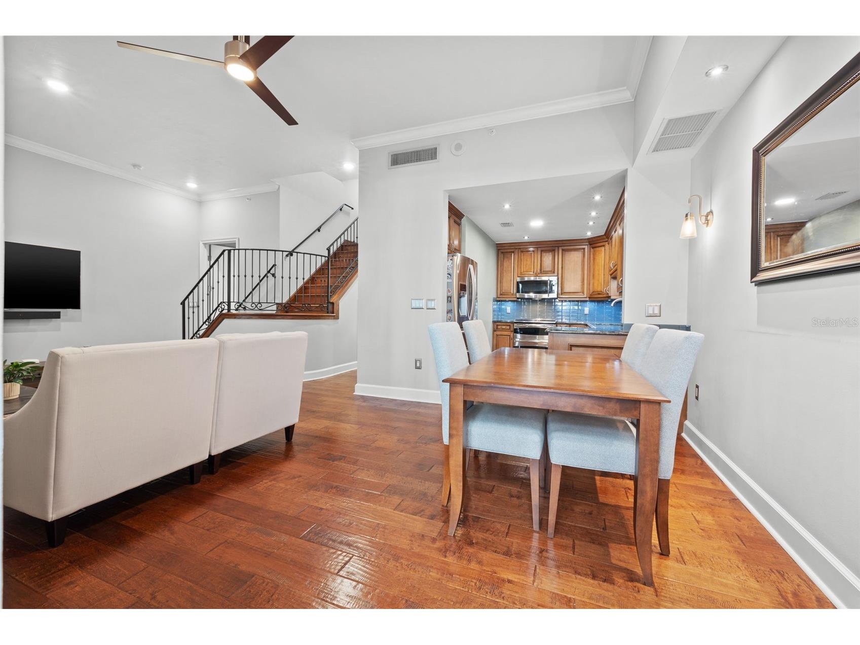 300 Beach Drive NE #305 Saint Petersburg FL 33701 TB8512988 image3