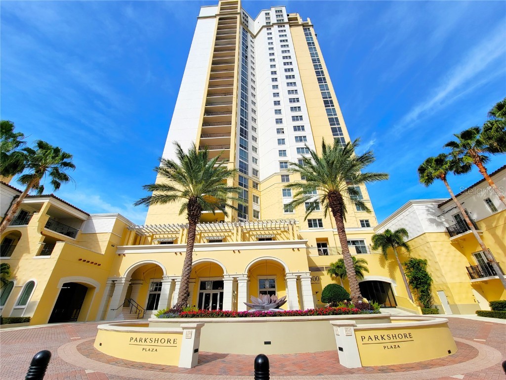 300 Beach Drive NE #504 Saint Petersburg FL 33701 U8246611 image1