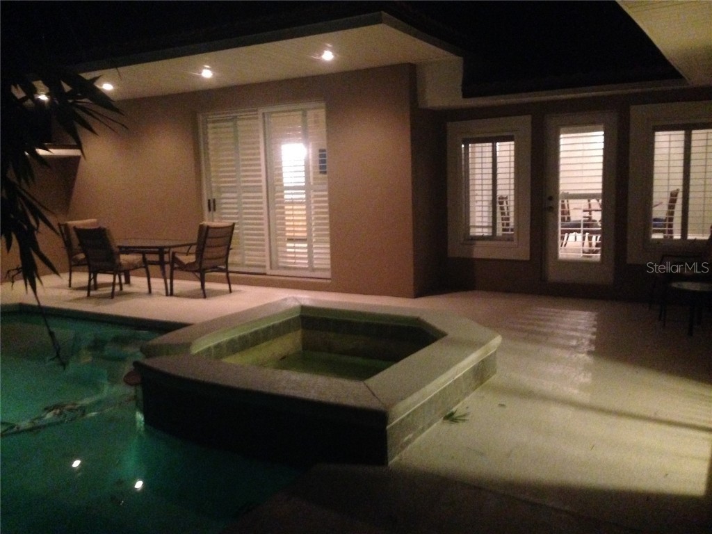 300 Brightwaters Boulevard NE Saint Petersburg FL 33704 U8208019 image1