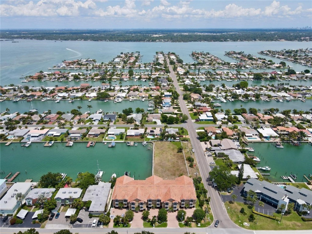 300 Capri Boulevard #3 Treasure Island FL 33706 TB8404378 image1