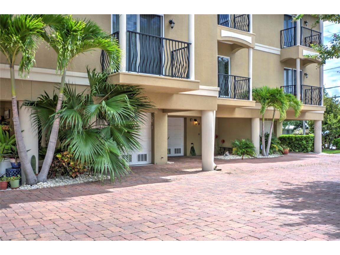 300 Capri Boulevard #8 Treasure Island FL 33706 U8213255 image1