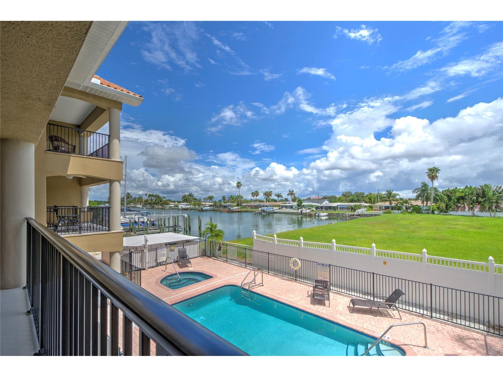 300 Capri Boulevard #8 Treasure Island FL 33706 TB8404772 image10