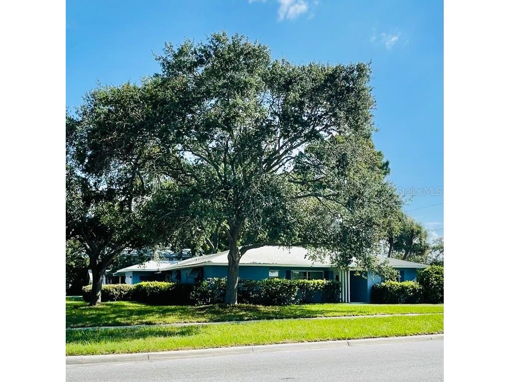 300 Corbett Street Belleair FL 33756 U8209548 image1
