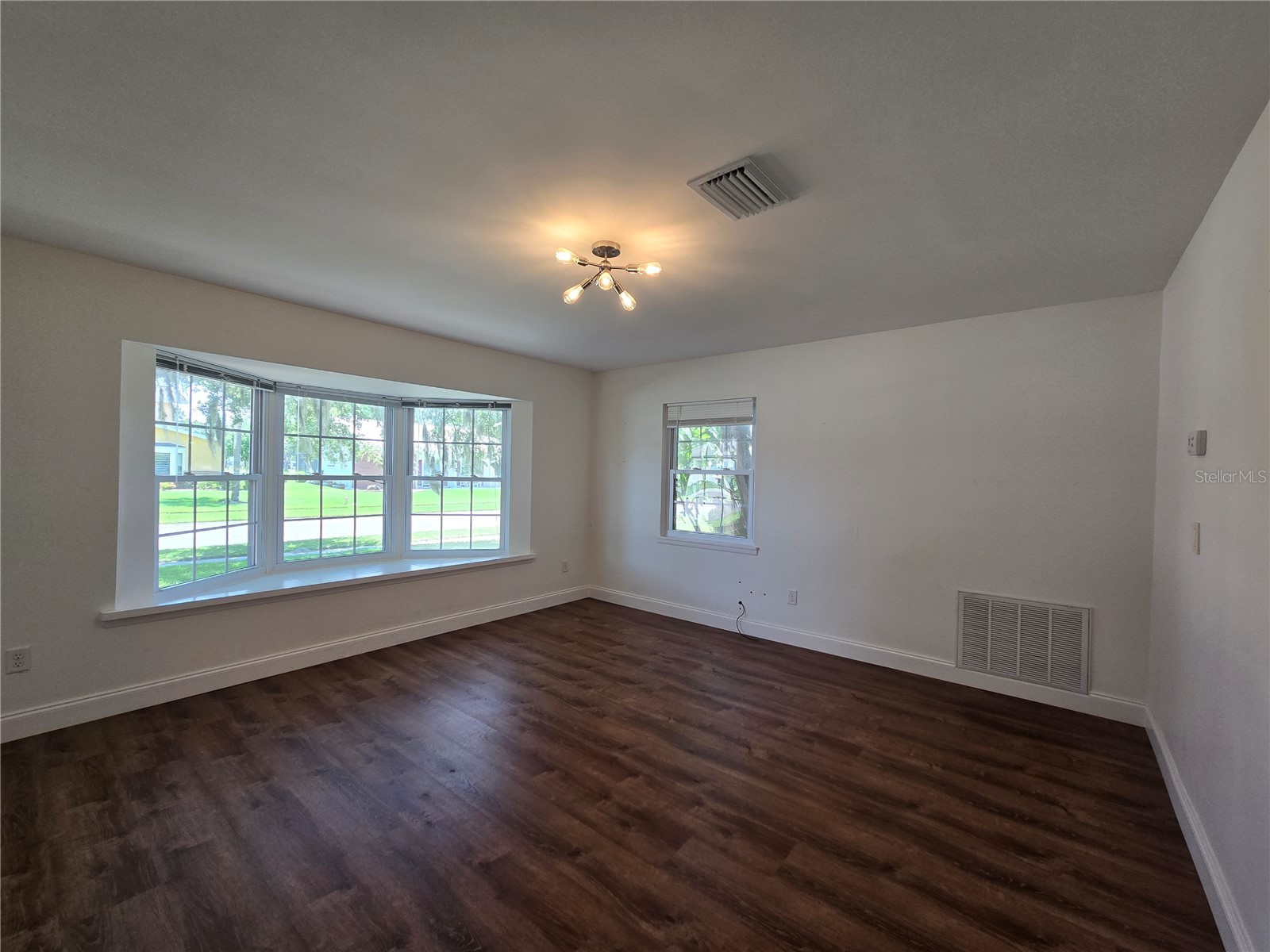 300 Cypress Creek Circle Oldsmar FL 34677 TB8513245 image11