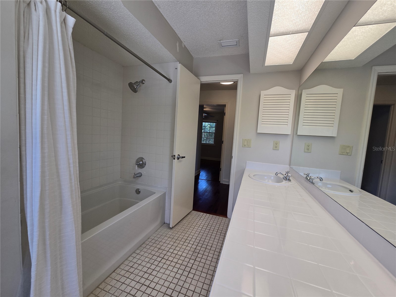 300 Cypress Creek Circle Oldsmar FL 34677 TB8513245 image21