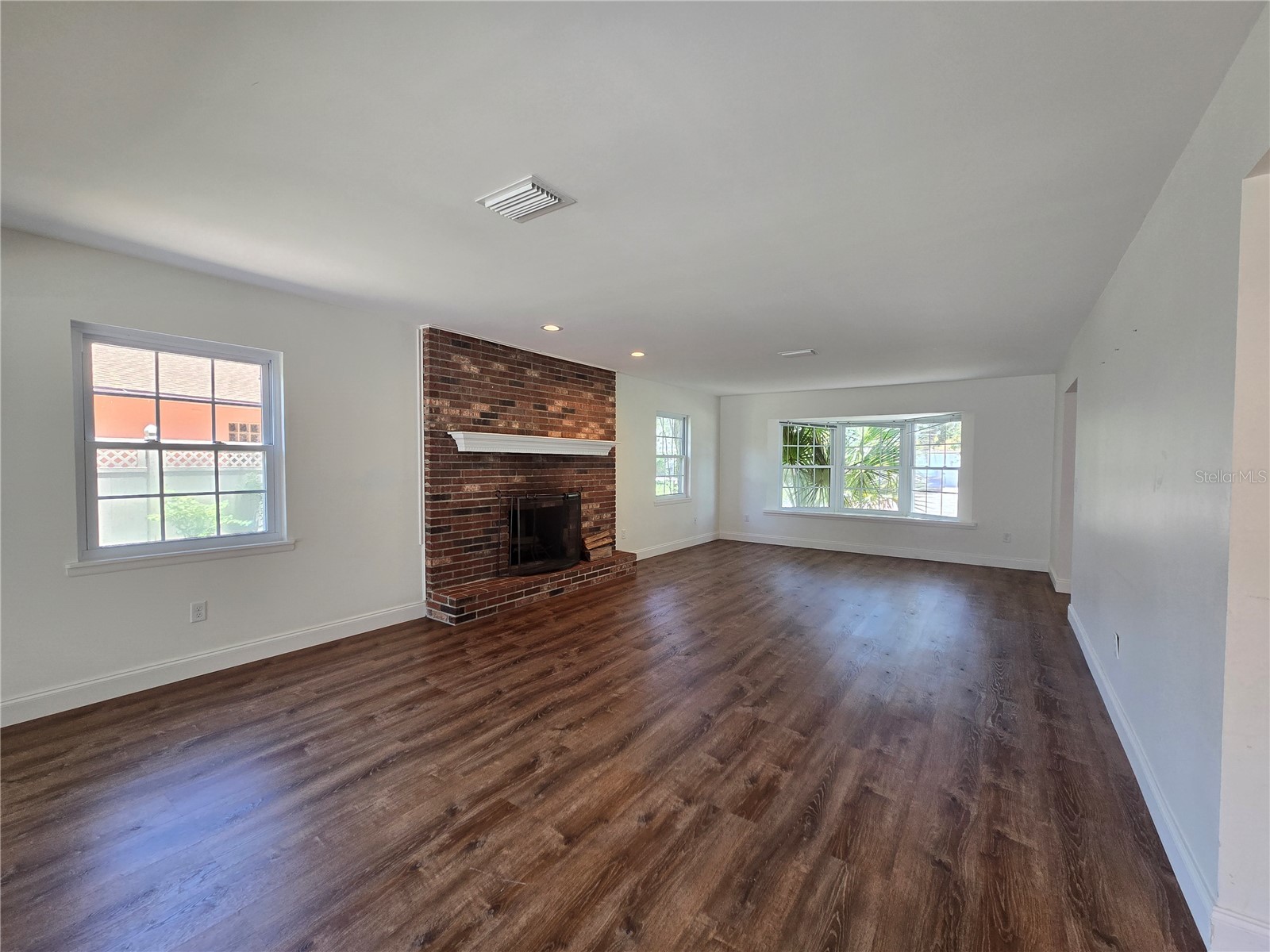 300 Cypress Creek Circle Oldsmar FL 34677 TB8513245 image8