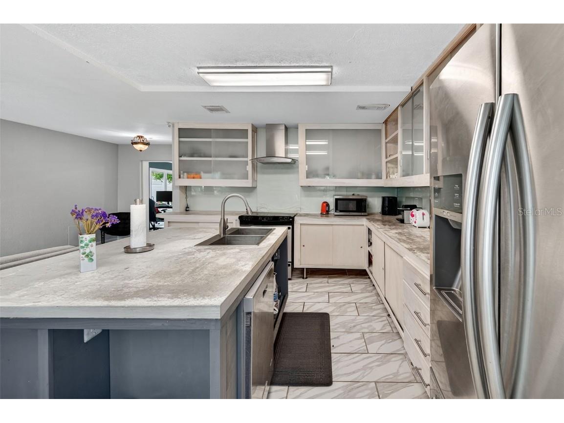 300 Davison Avenue NE Saint Petersburg FL 33703 TB8415198 image16