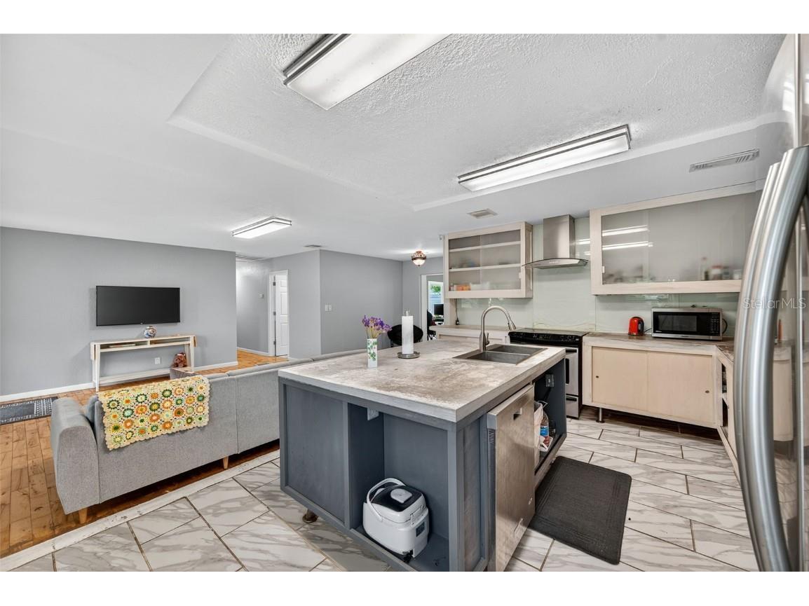 300 Davison Avenue NE Saint Petersburg FL 33703 TB8415198 image17