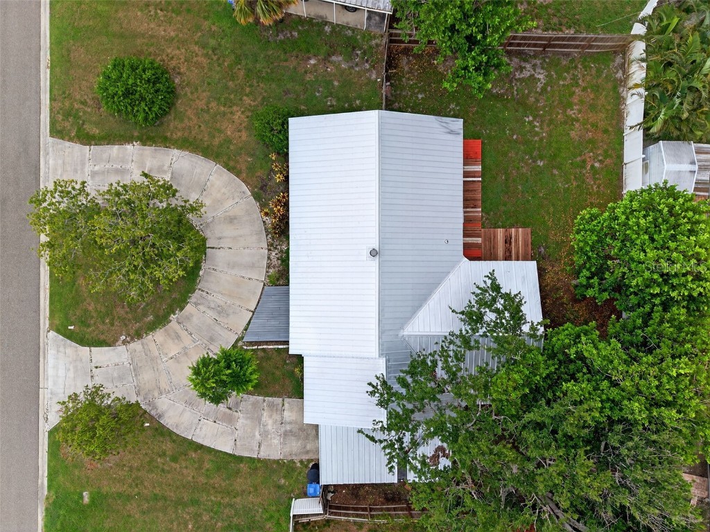 300 Davison Avenue NE Saint Petersburg FL 33703 TB8415198 image32