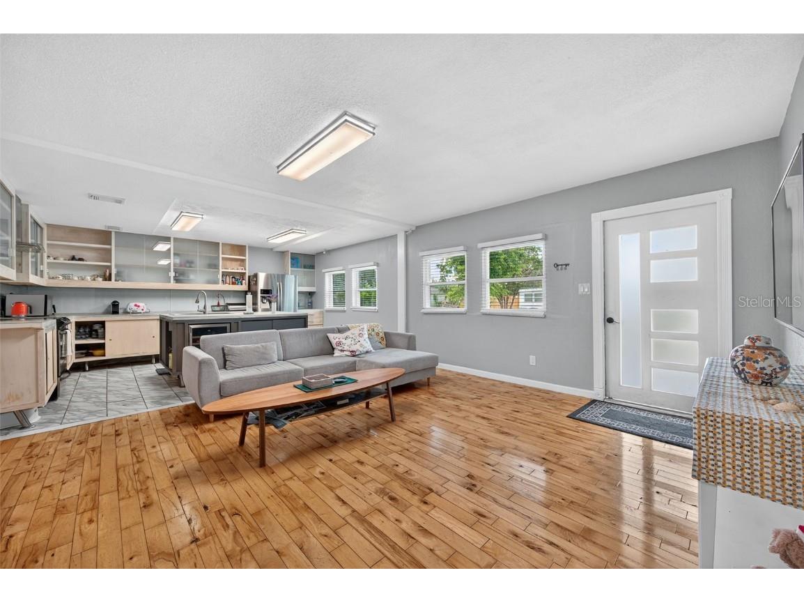 300 Davison Avenue NE Saint Petersburg FL 33703 TB8415198 image6