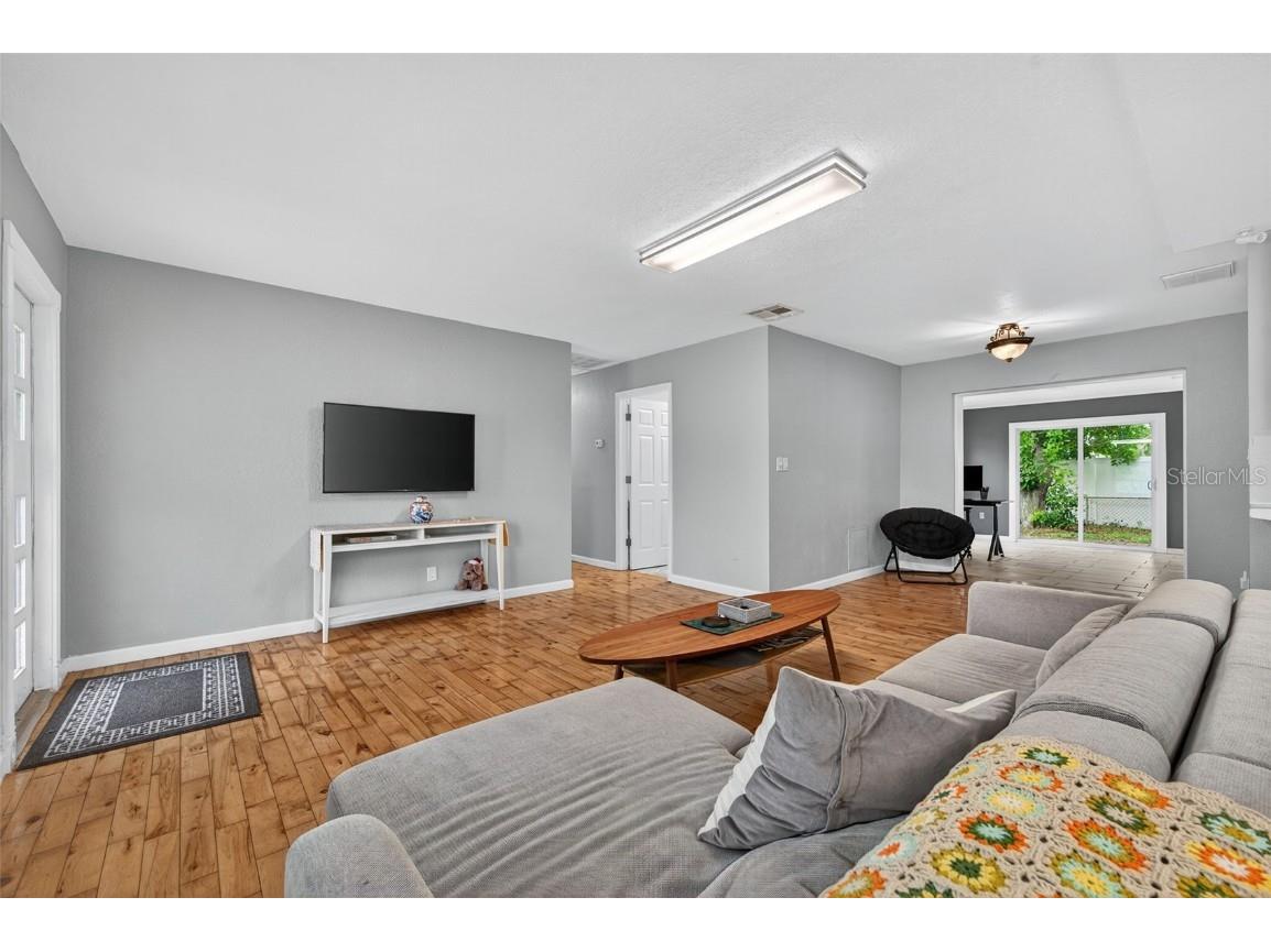 300 Davison Avenue NE Saint Petersburg FL 33703 TB8415198 image8